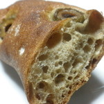 nukumuku - グリーンオリーブのライ麦パン；断面