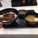 吉野家 - 鰻丼 並盛りセット 790円