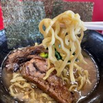豚虎ラーメン - 忘れてた、ここは初めからかたいんだった。