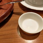 びっくりドンキー - 塩の袋も破ってお皿に出して持って来てくれます