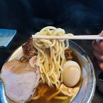 RAMEN HITONI YASASHIKU - 【煮干あっさり＝中太麺】