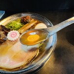 RAMEN HITONI YASASHIKU - 【煮干あっさり＝スープ】