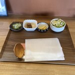 庄八 - お通しや薬味