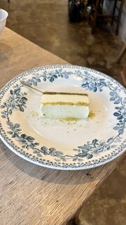 Siro Coffee - White Chocolate Pistachio Cheesecake