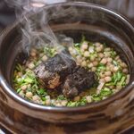 時限堂 - 2025.2 薪を入れて香りを付けた淀大根と芹（せり）の炊き込みご飯