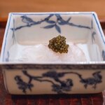 時限堂 - 2025.2 気仙沼産鮃（ひらめ）新玉葱 薪火冷燻キャヴィア ポン酢