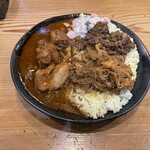 ジャパニーズ スパイス カリー ワッカ - 全景:極チキンカレー+ご飯大盛+ラムキーマ