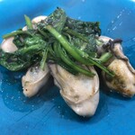 旬菜和味 - カキと菊名の炒めもの