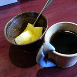 うなぎの川幸 - デザートのパイナップルとコーヒーです。