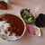 はなびより - 料理写真:セルフサービスのカレー・お味噌汁・サラダ・漬け物