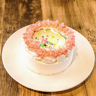 誕生日・記念日特化店舗◎流行りのバーンアウェイケーキでお祝い