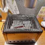 大衆酒場 藤沢ホルモン - 焼き台（1）