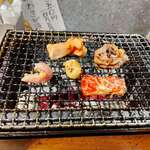 大衆酒場 藤沢ホルモン - 焼き台（2）