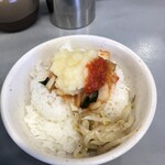ラーメンショップ - にんにく海苔巻きの準備