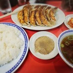 大阪王将 - 餃子定食(餃子の日は１００円引き)
