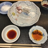 てんぷら てる - さより（塩とわさび）、1日置いたひらめ（ポン酢）、たい（醤油）