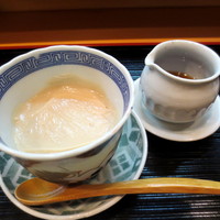 祇園ゆやま - ①胡麻豆腐。