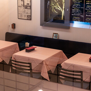 どなたでも入りやすい落ち着いた空間