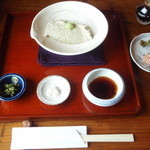 秋谷亭あらき - そばがき。塩が良い。汁は、かえし。