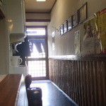 味もり多 - カウンターから玄関方向