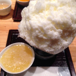 ひみつ堂 - 2014/06/22  出ました、天然かき氷
      季節限定 河内晩柑みるく ¥900