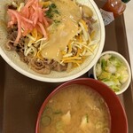 すき家 - とろ〜りチーズ牛丼 おしんこランチセット⟡.·豚汁に変更⟡.·