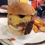 CENTER4 HAMBURGERS - 