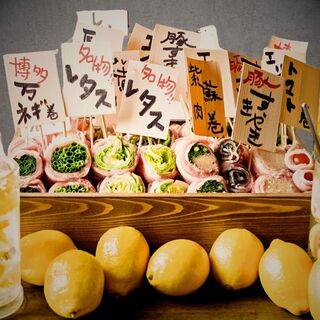 国産食材を使った野菜巻きや創作料理