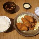 魚とよ - カキフライ定食