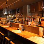 シウマイ酒場 創笑 - カウンター席