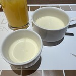 NARITA BOLD KITCHEN - 白いシリーズ（ミルクプリンとアップルムースドリンク）