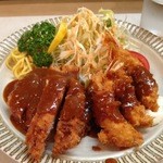 とんが - とんがのミックス定食、ロースカツとエビフライ3本1500円（14.06）