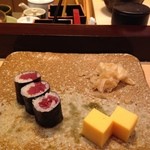 すし家 一柳 - 鉄火巻きと玉子