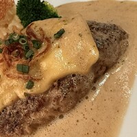 旬菜ステーキ処 らいむらいと - らいむらいとチーズハンバーグ（UP）