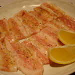 焼肉・ｽﾃｰｷ みーとがぁでん - トントロ２人前