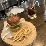 BOMBER BURGER - 