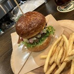 BOMBER BURGER - 
