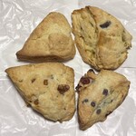 Milk cafe - プレーン300円 クランベリー350円 スウィートポテト400円 スペシャル？　価格不明