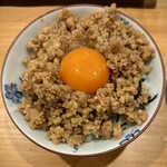 鳥焼 笹や - そぼろご飯、卵黄トッピング