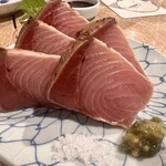 吟醸マグロ - 寒ぶりの塩タタキ