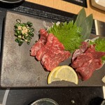 博多もつ鍋おおやま 博多デイトス - 馬刺し2種盛り