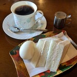 珈琲館クィーン - 料理写真:モーニング・A(450円)