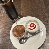 Focacceria la Brianza - ドルチェはパンナコッタとティラミスとドリンクはアイスコーヒー