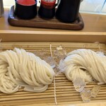 寛文五年堂 - 左生麺、右乾麺