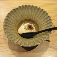 我逢人 - 虎河豚の白子、下に酢飯