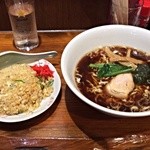 珍来亭 - ２０１４／０６／２Ｘ  ラーメン  しょう油味のセットは、半チャーハンで￥７００