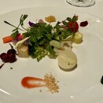 レストラン・モリエール - 20数種類の温野菜と5つのソースを3階混ぜていただくサラダ