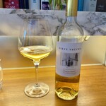 アルバロンガ - 温度が上がってからの牡蠣とカラスミのパスタを食べた後の美味しさが最高だった、カルガネーラとは思えない太さで仕上がった白。