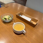 街カフェ コクーン - セットのサラダとスープ