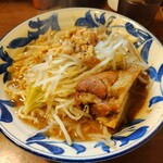 豪麺 マルコ - ラーメン880円。無料の麺大盛り。ここのでか豚は最高です。